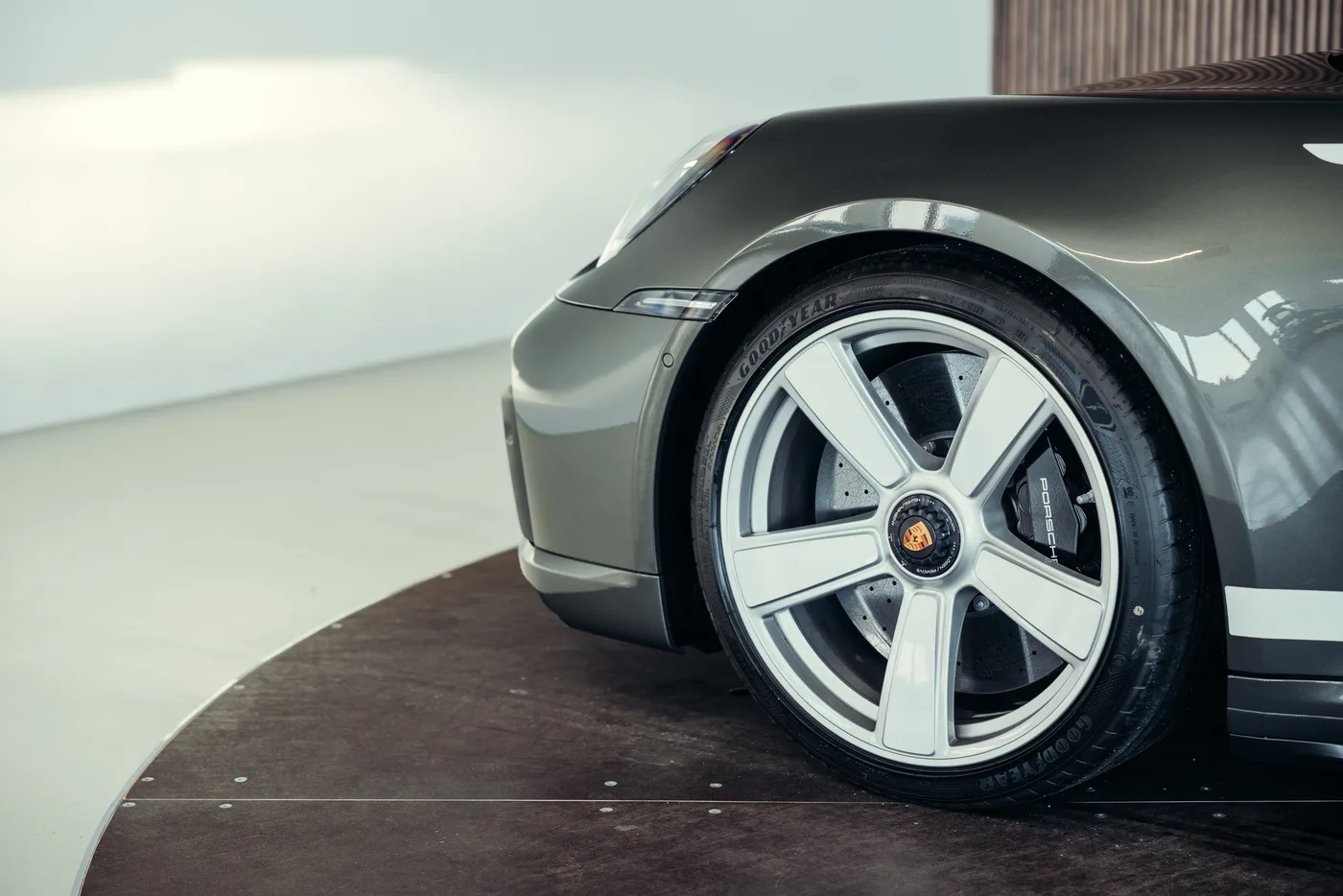 2025 Porsche 911 Turbo offered by a collector car specialist in Stuttgart, Germany, photo 16 of 25