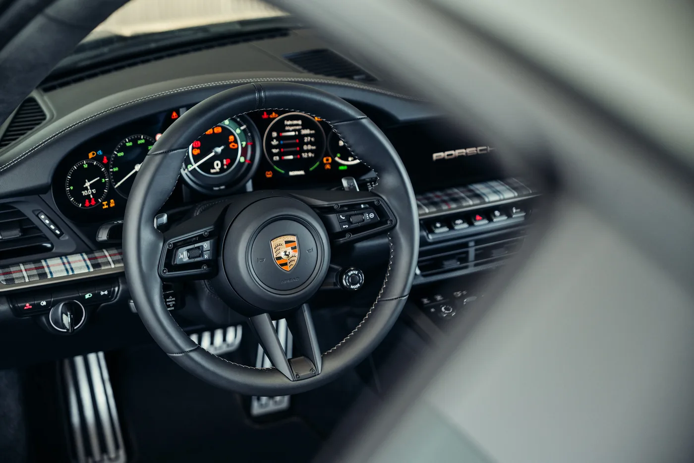 2025 Porsche 911 Turbo offered by a collector car specialist in Stuttgart, Germany, photo 20 of 25