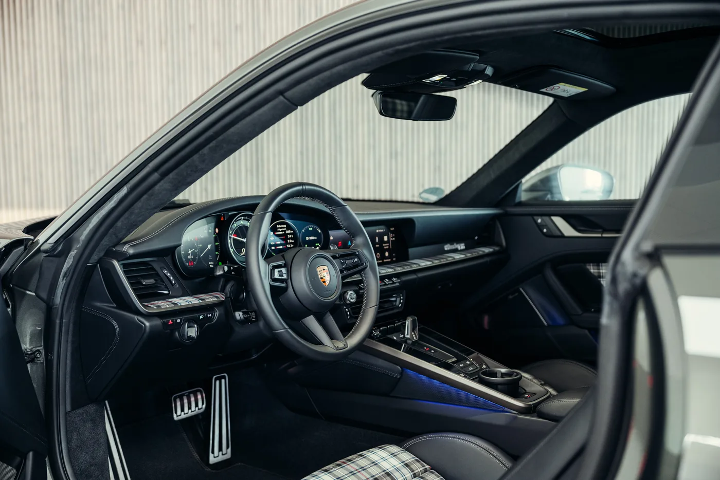 2025 Porsche 911 Turbo offered by a collector car specialist in Stuttgart, Germany, photo 21 of 25