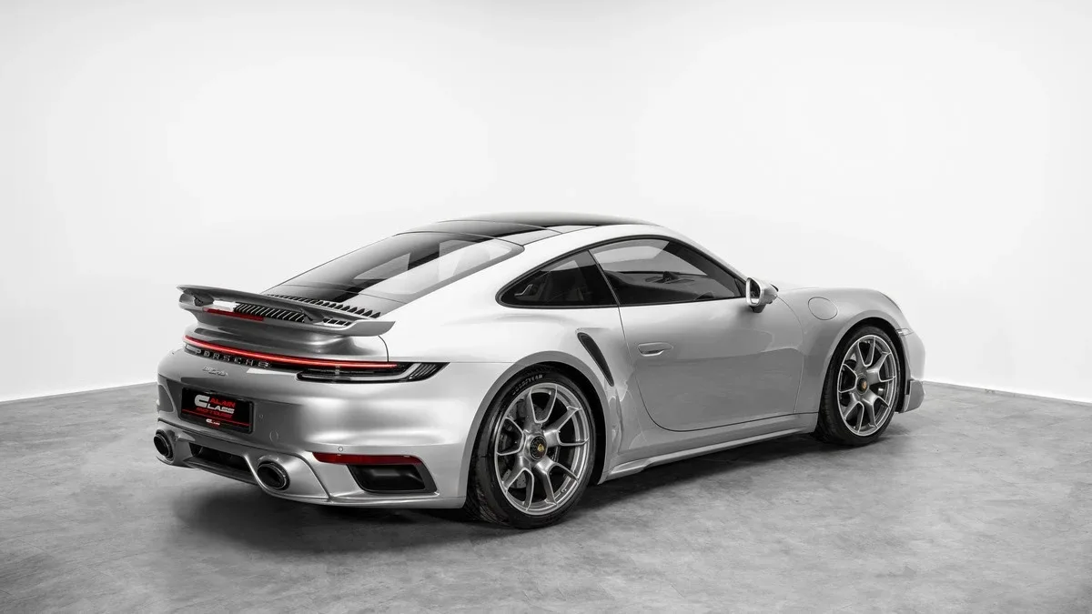 2025 Porsche 911 Turbo angeboten von einem Fachhändler in Dubai, Vereinigte Arabische Emirate, Foto 3 von 25