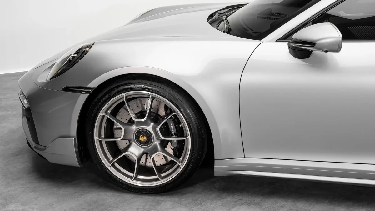 2025 Porsche 911 Turbo angeboten von einem Fachhändler in Dubai, Vereinigte Arabische Emirate, Foto 6 von 25
