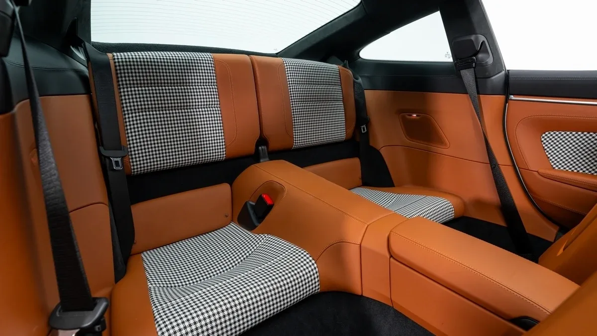 2025 Porsche 911 Turbo angeboten von einem Fachhändler in Dubai, Vereinigte Arabische Emirate, Foto 21 von 25