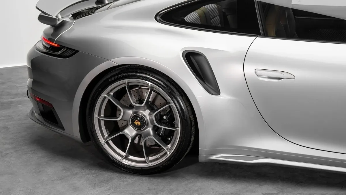 2025 Porsche 911 Turbo angeboten von einem Fachhändler in Dubai, Vereinigte Arabische Emirate, Foto 23 von 25