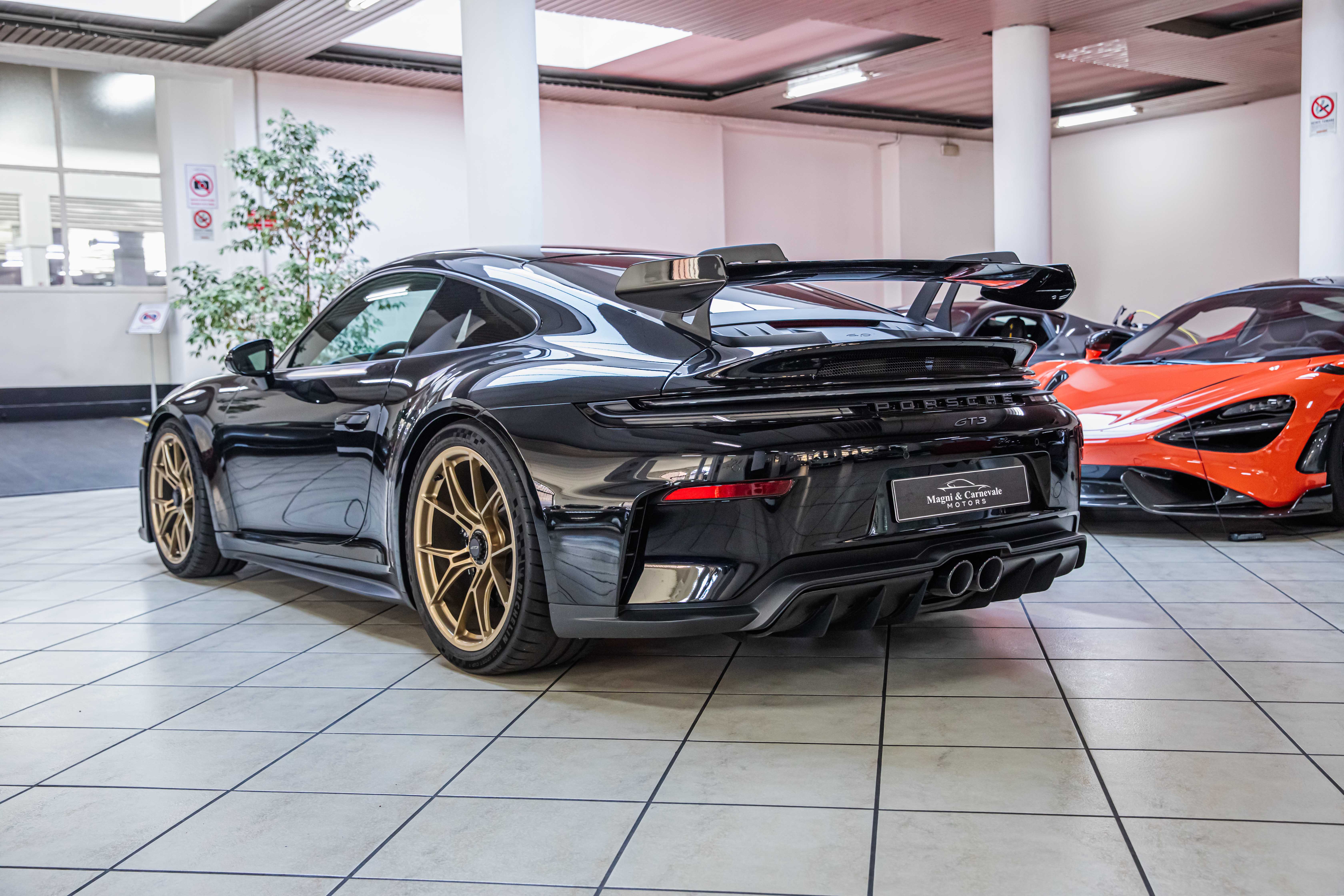 2025 Porsche 911 GT3 MK2 offered by a specialist dealer in Milan, Italy, photo 9 of 20