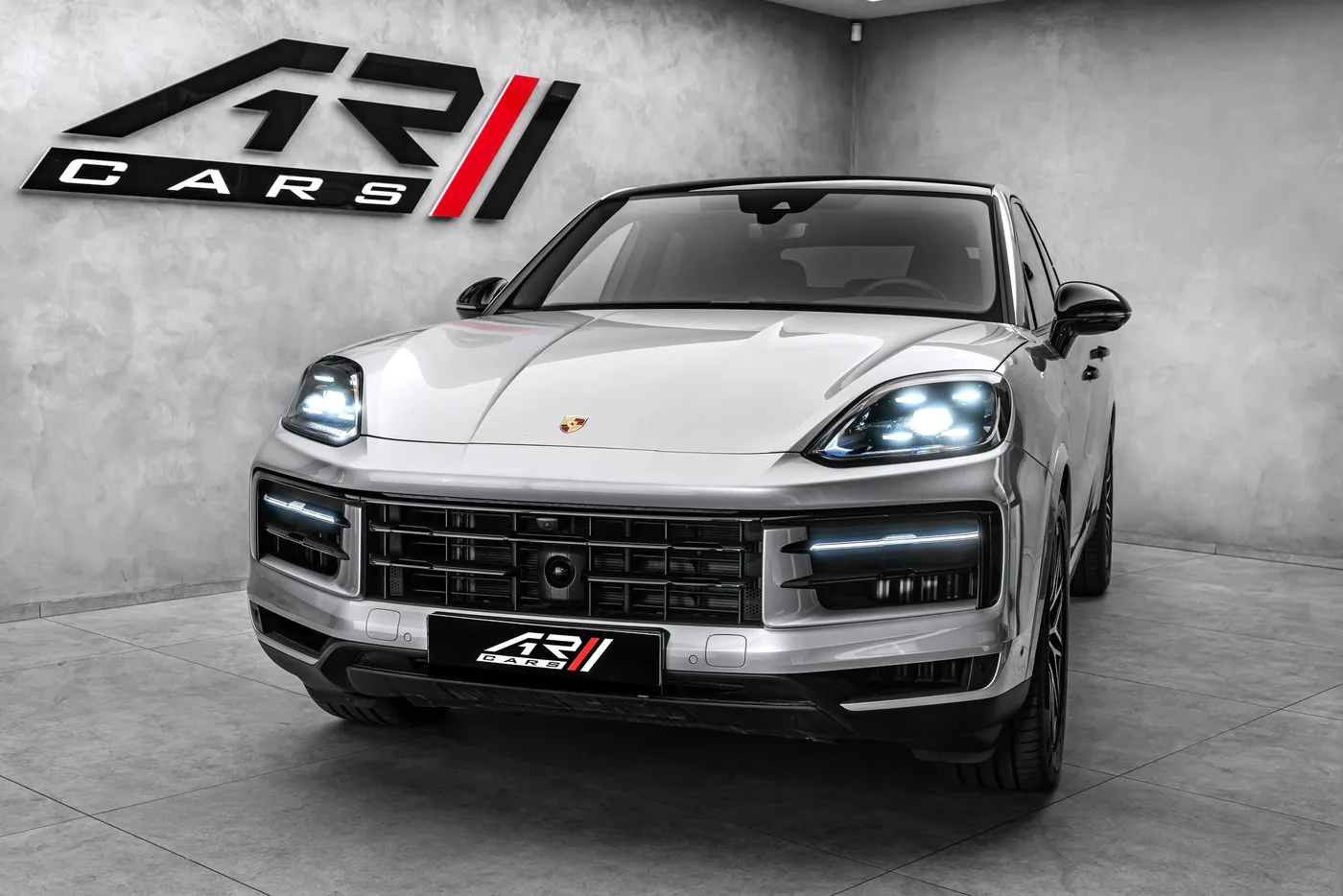 2025 Porsche Cayenne Coupé offered by a specialist dealer in Ostrava, Czechia, photo 3 of 15