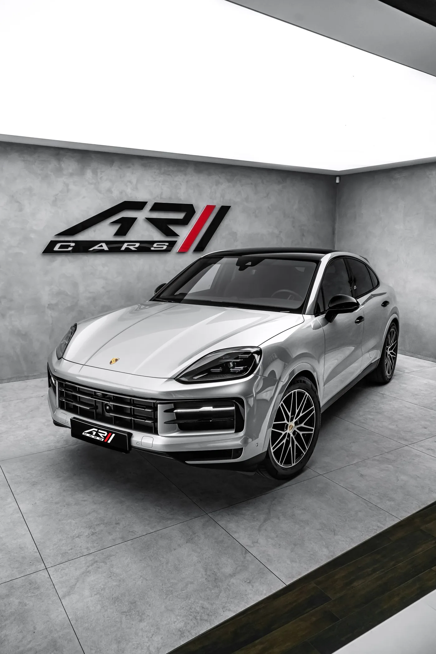 2025 Porsche Cayenne Coupé offered by a specialist dealer in Ostrava, Czechia, photo 8 of 15