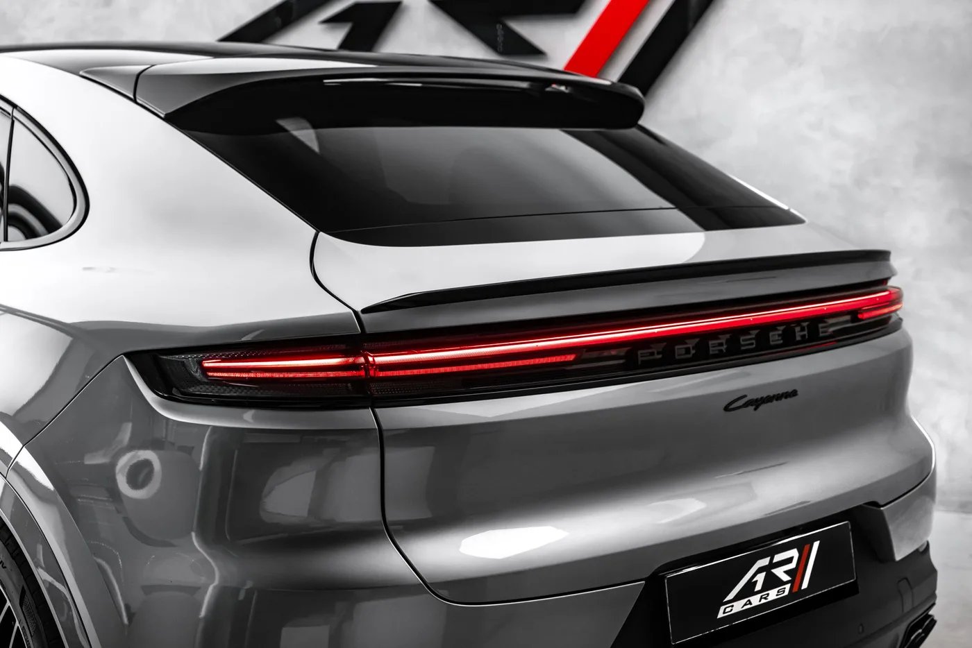 2025 Porsche Cayenne Coupé offered by a specialist dealer in Ostrava, Czechia, photo 10 of 15