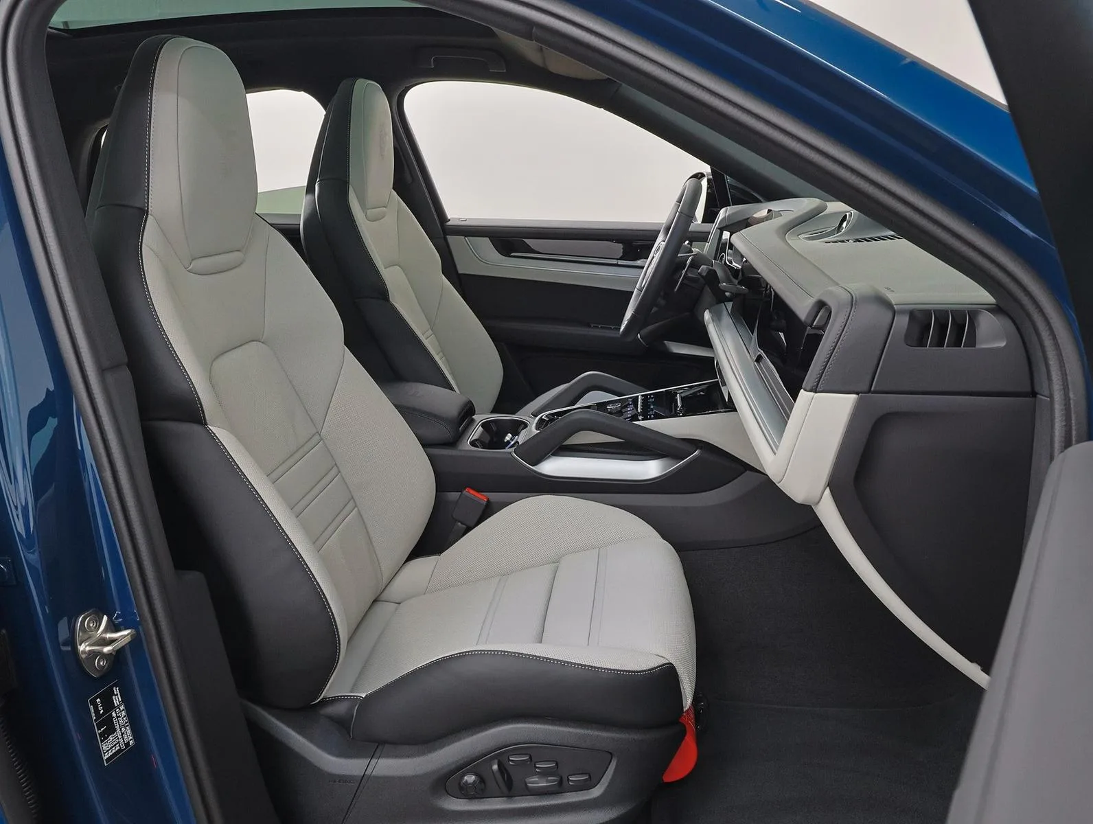 2025 Porsche Cayenne E-Hybrid Coupé, 22/30