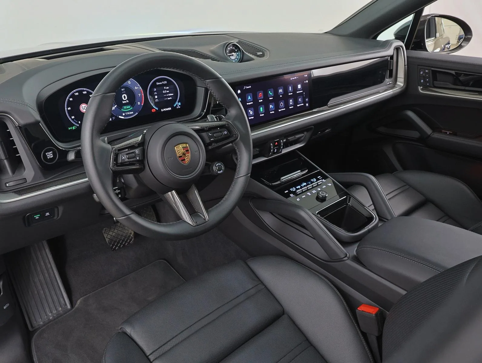 2025 Porsche Cayenne E-Hybrid Coupé, 11/30