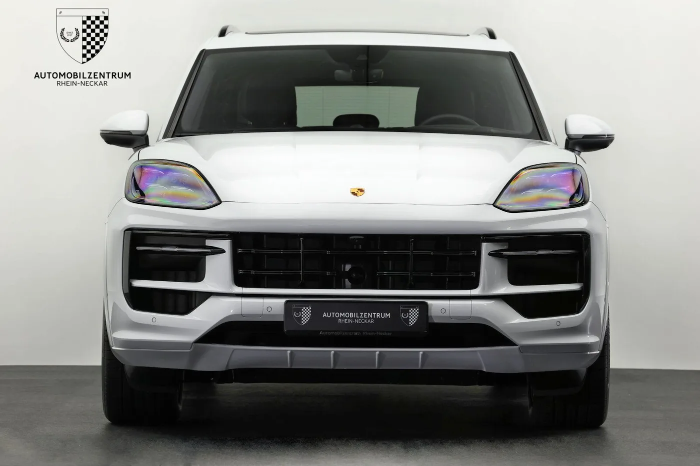 2025 Porsche Cayenne E-Hybrid proposée par un spécialiste de la supercar à Viernheim, Allemagne, photo 2 sur 25