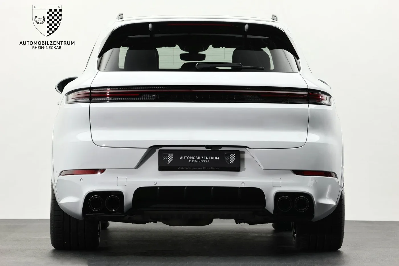 2025 Porsche Cayenne E-Hybrid proposée par un spécialiste de la supercar à Viernheim, Allemagne, photo 3 sur 25
