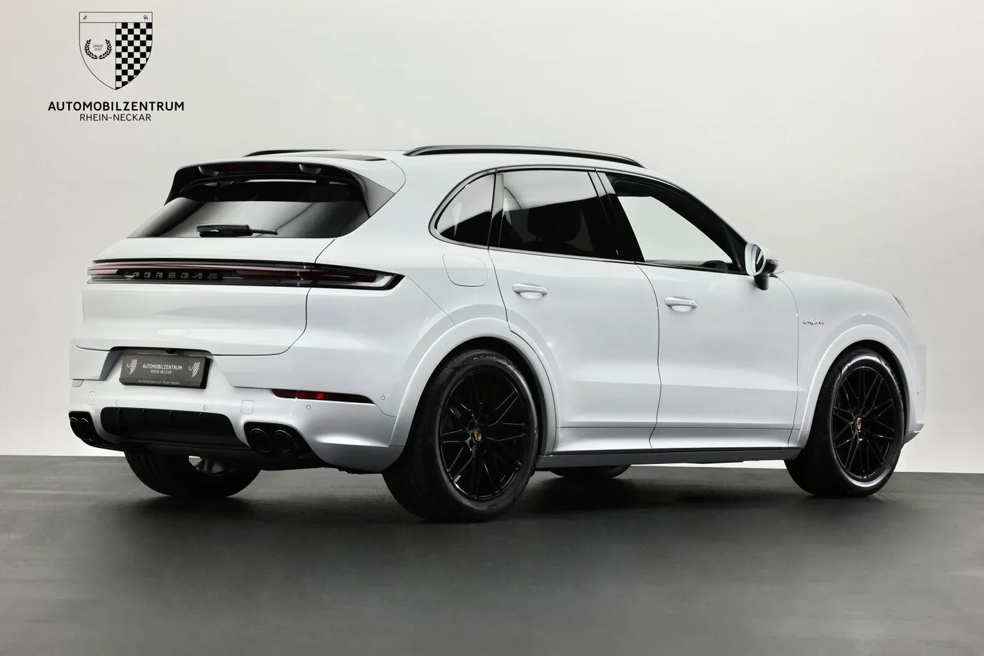 2025 Porsche Cayenne E-Hybrid proposée par un spécialiste de la supercar à Viernheim, Allemagne, photo 6 sur 25