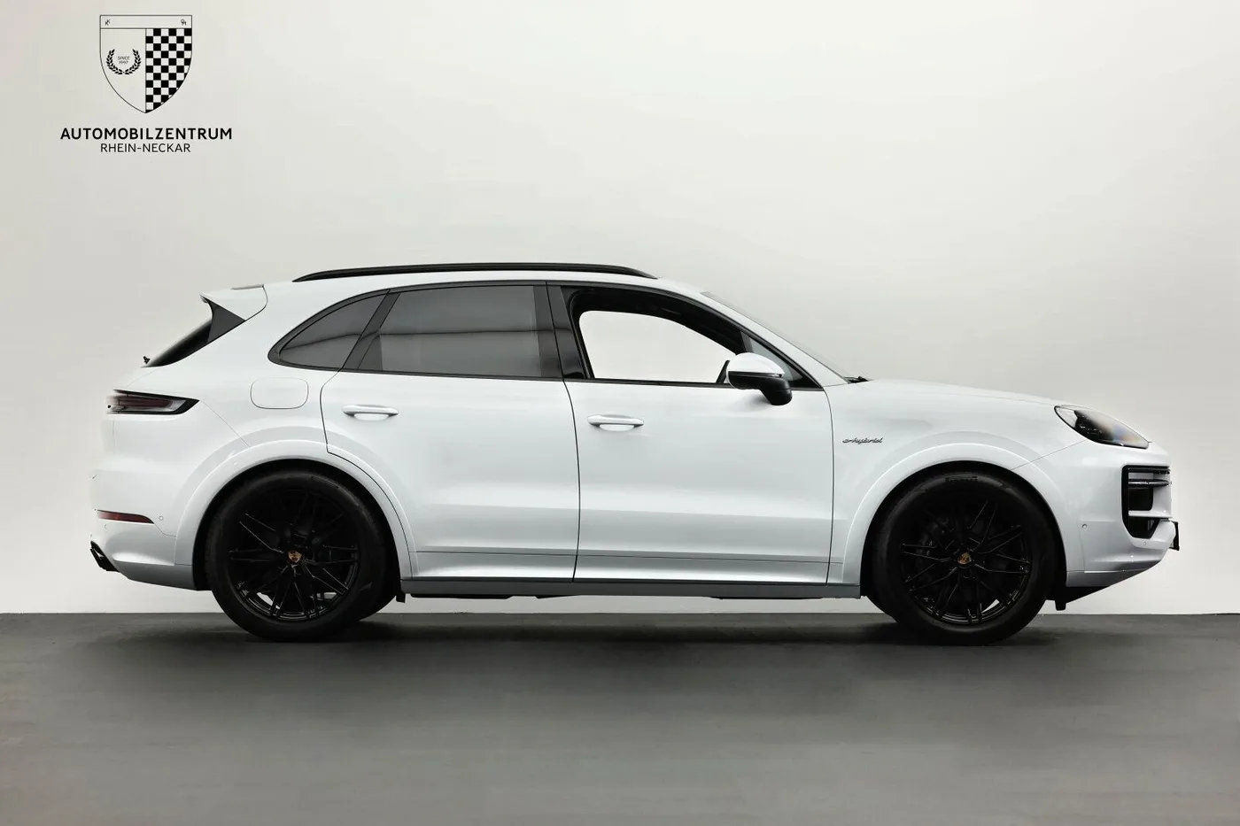 2025 Porsche Cayenne E-Hybrid proposée par un spécialiste de la supercar à Viernheim, Allemagne, photo 7 sur 25