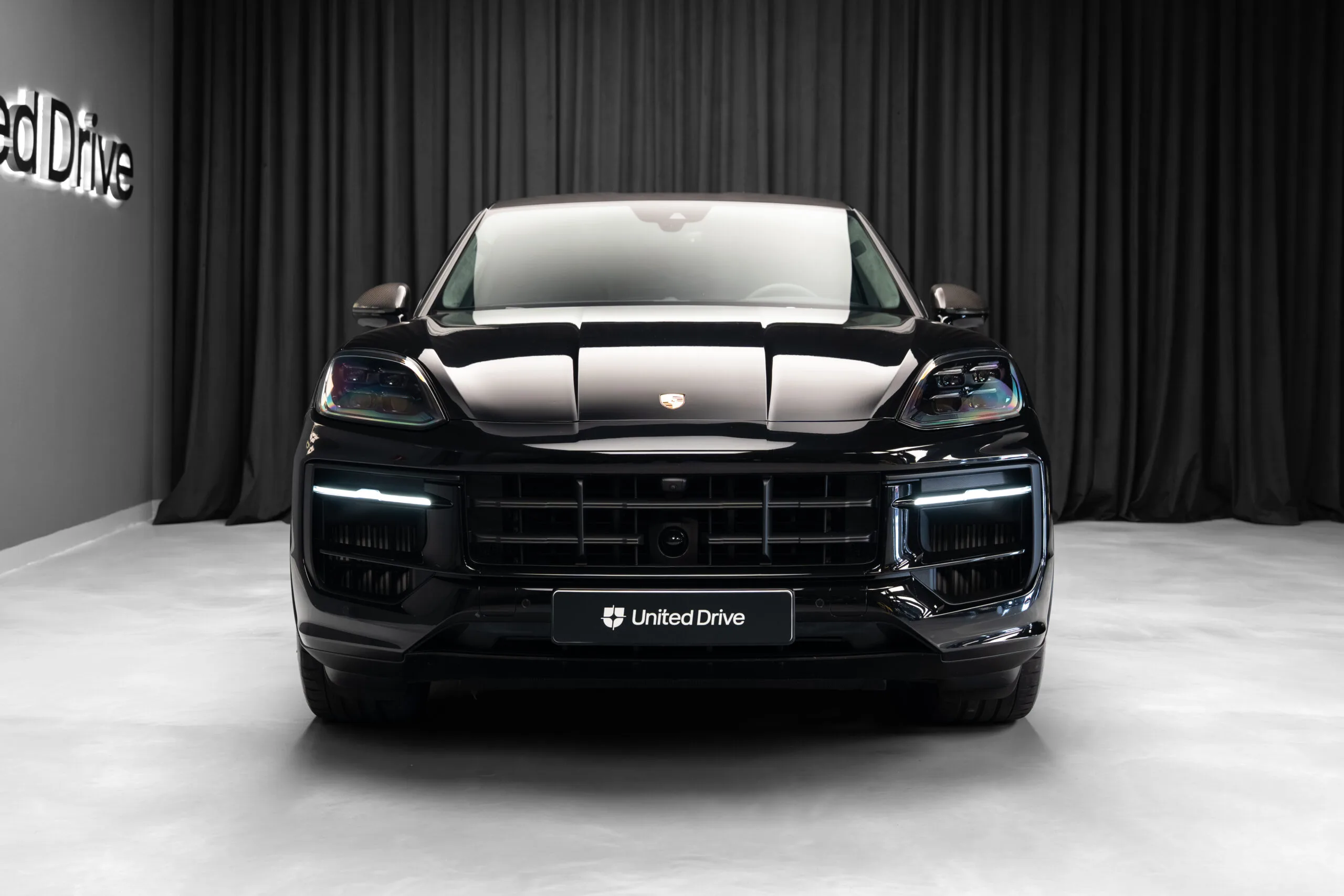 2025 Porsche Cayenne GTS Coupé, 2/30