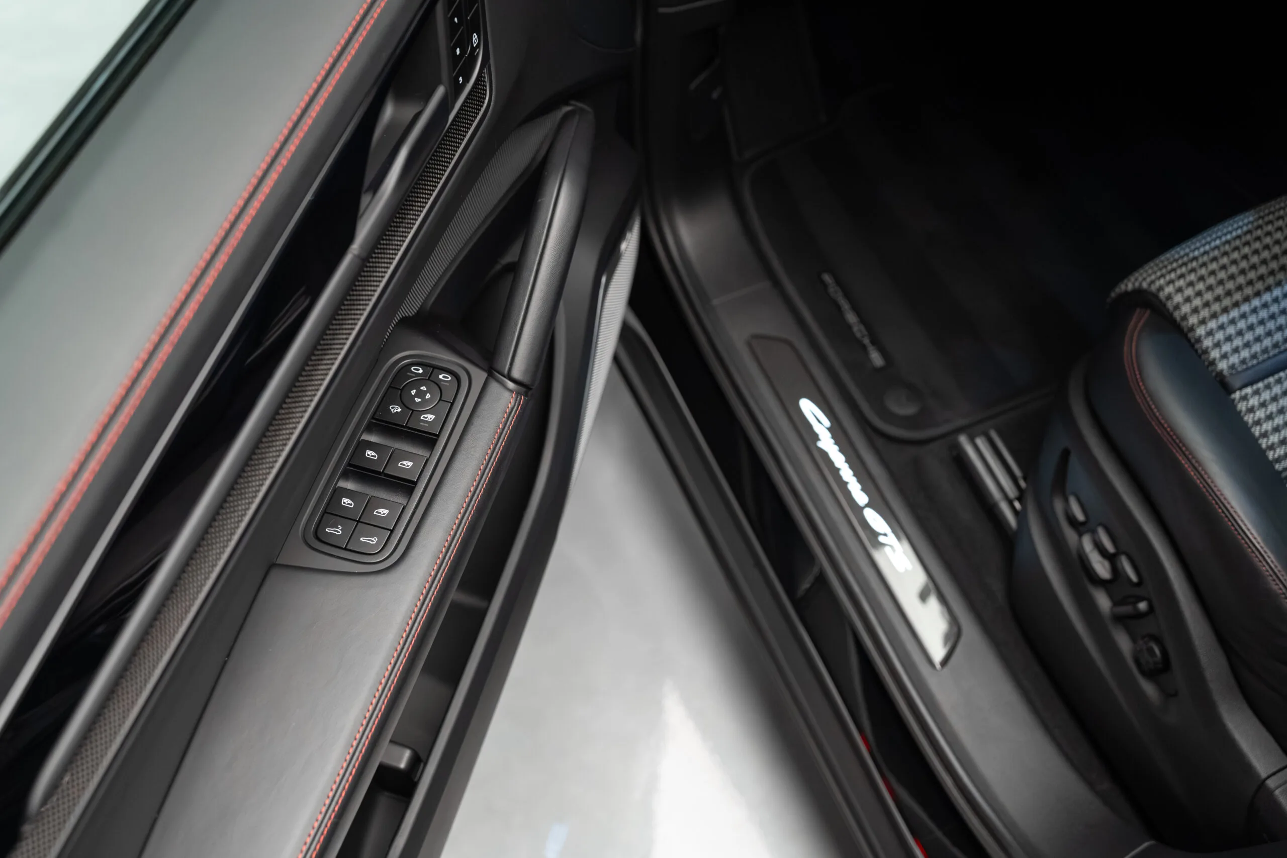 2025 Porsche Cayenne GTS Coupé, 13/30