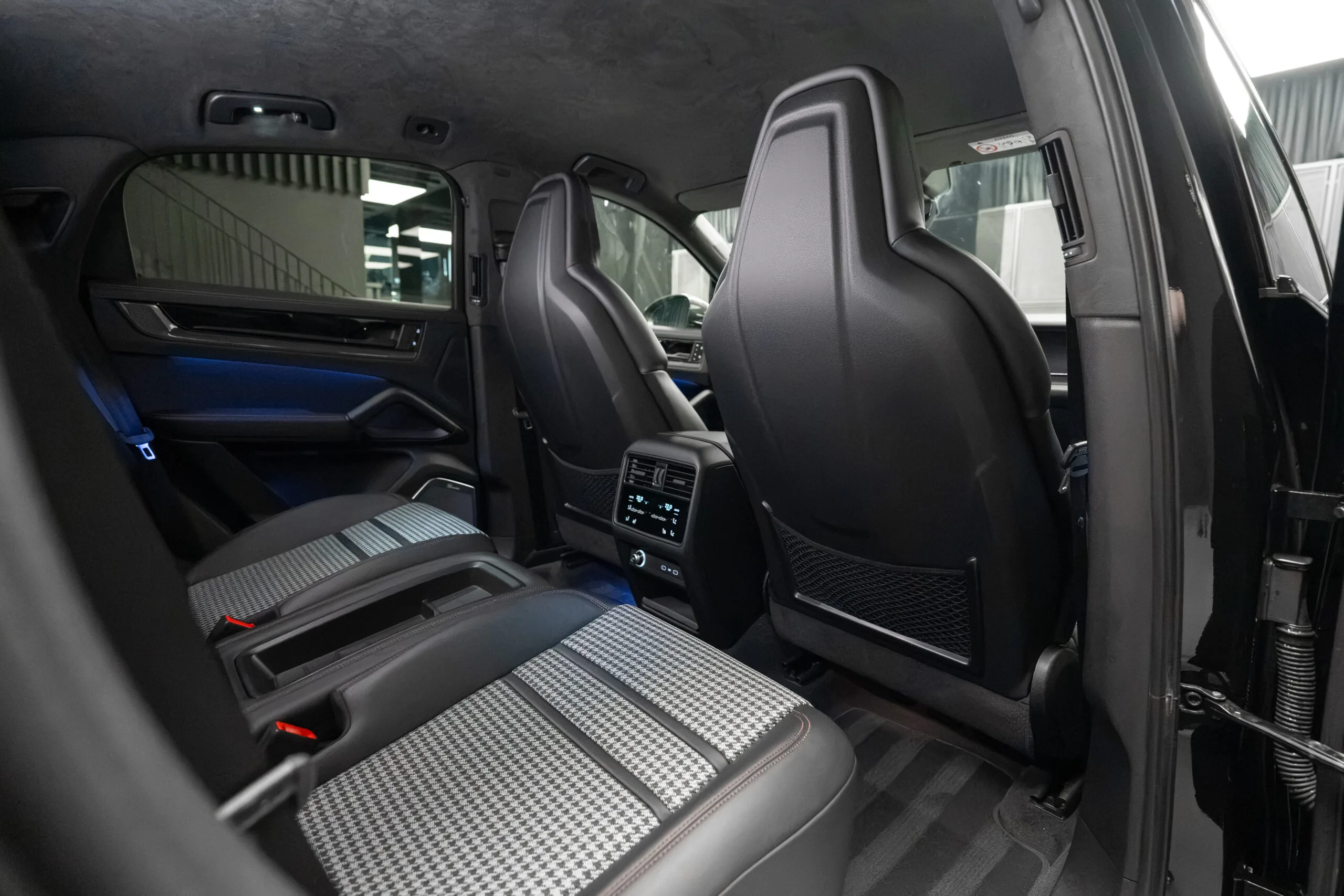 2025 Porsche Cayenne GTS Coupé, 30/30