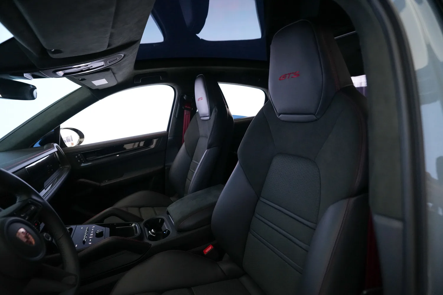 2025 Porsche Cayenne GTS, 5/19