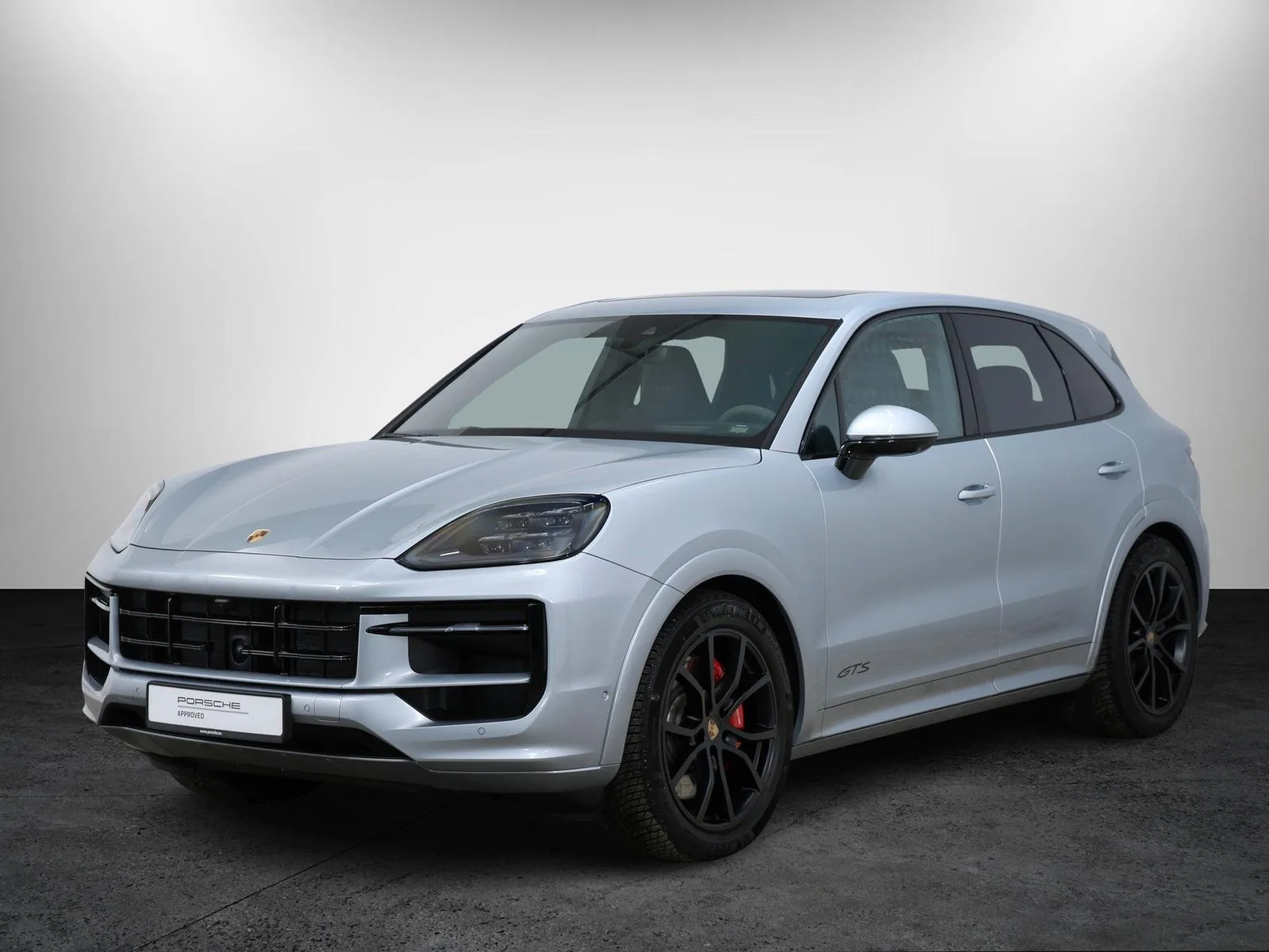 2025 Porsche Cayenne GTS angeboten von einem Fachhändler in Tallinn, Estland, Hauptfoto