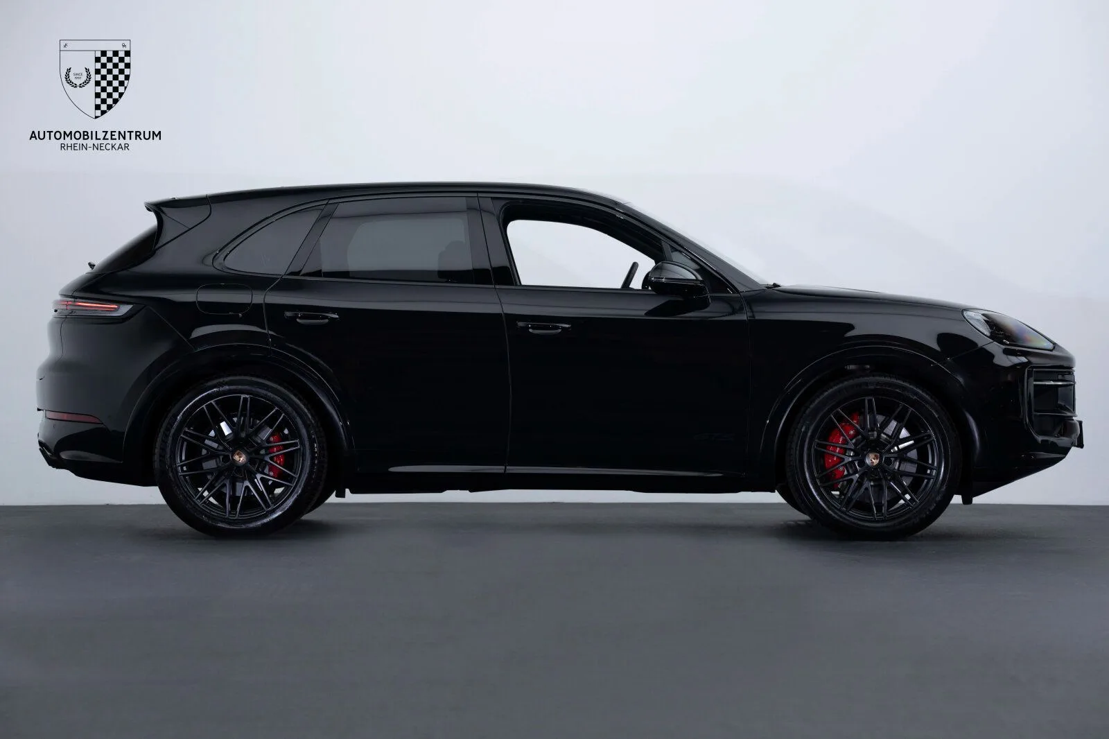2025 Porsche Cayenne GTS, 8/15