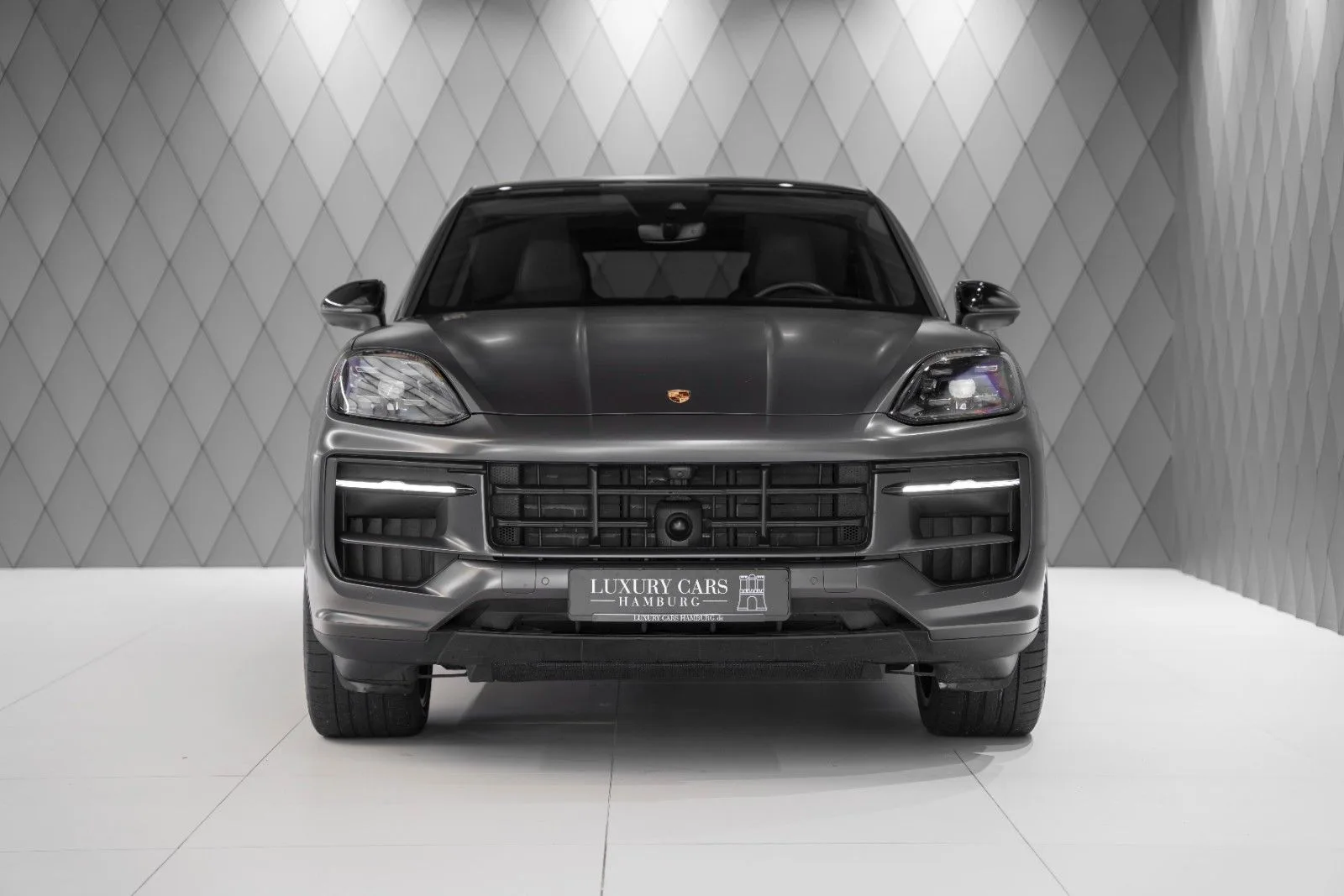 2025 Porsche Cayenne S Coupé, 2/28