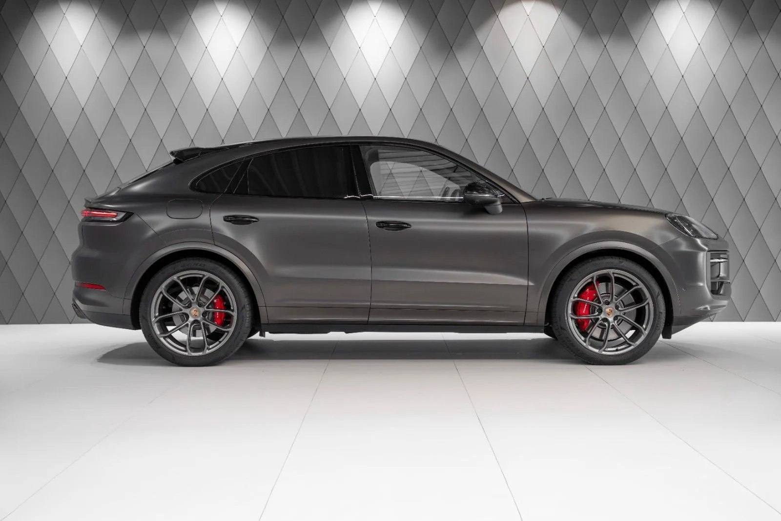 2025 Porsche Cayenne S Coupé, 3/28