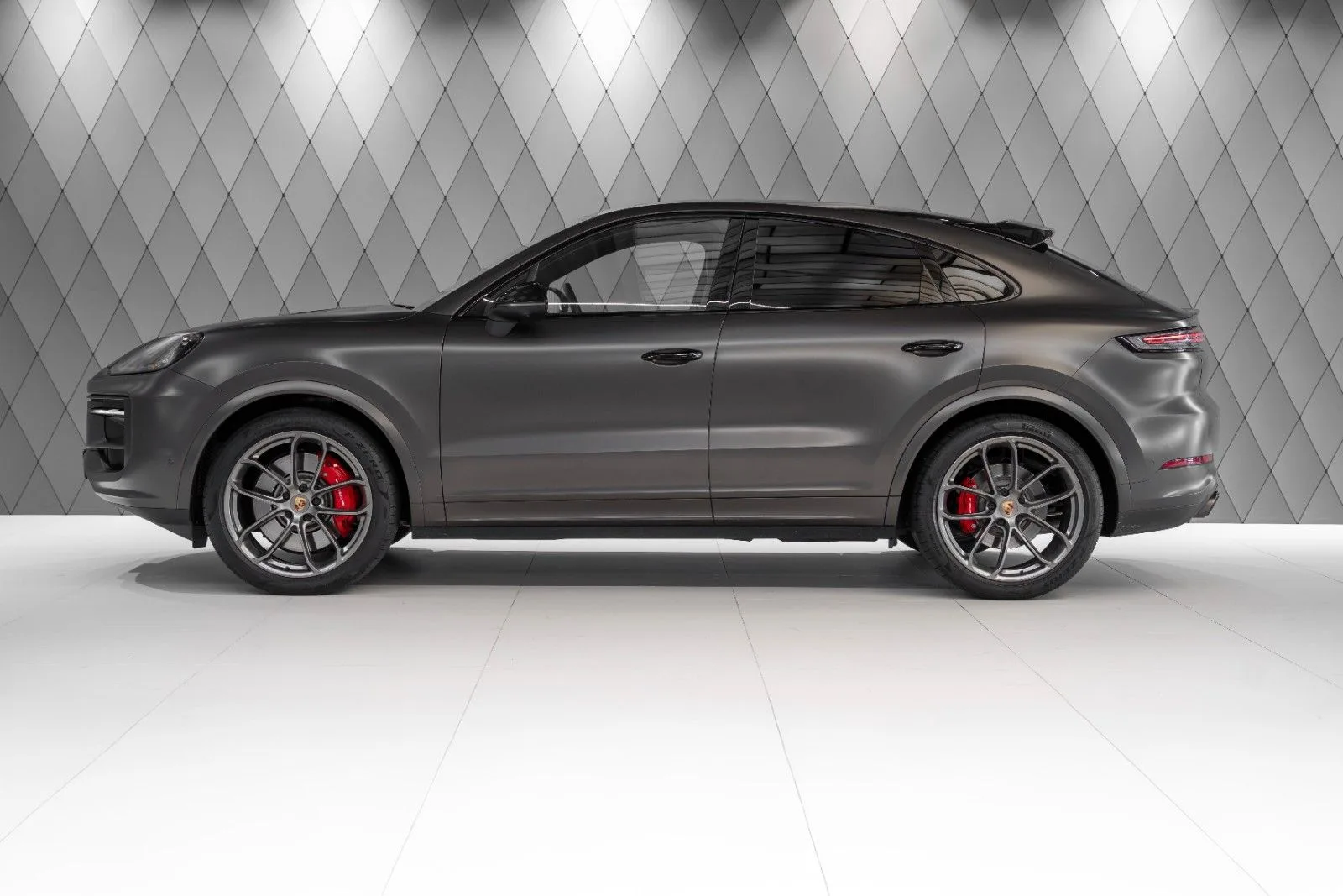 2025 Porsche Cayenne S Coupé, 4/28