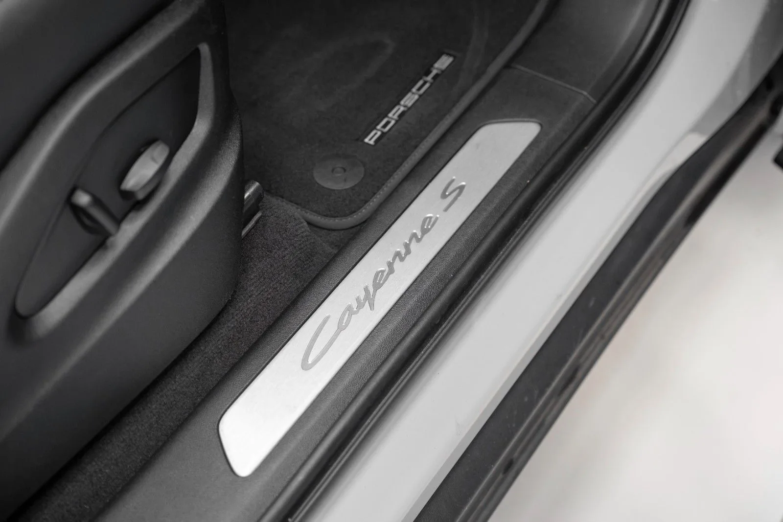 2025 Porsche Cayenne S Coupé, 20/28