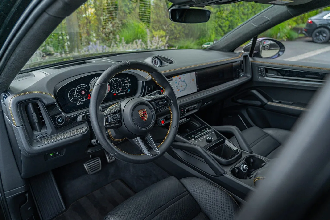 2025 Porsche Cayenne Turbo E-Hybrid, GT package angeboten von einem Supersportwagenhändler in Gronau, Deutschland, Foto 16 von 25