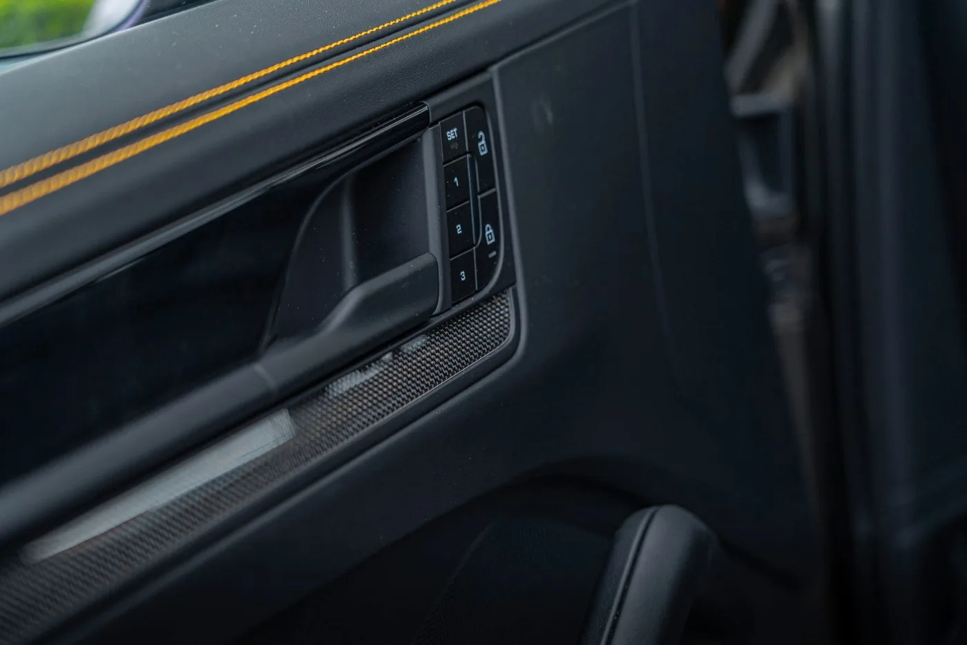 2025 Porsche Cayenne Turbo E-Hybrid, GT package angeboten von einem Supersportwagenhändler in Gronau, Deutschland, Foto 18 von 25