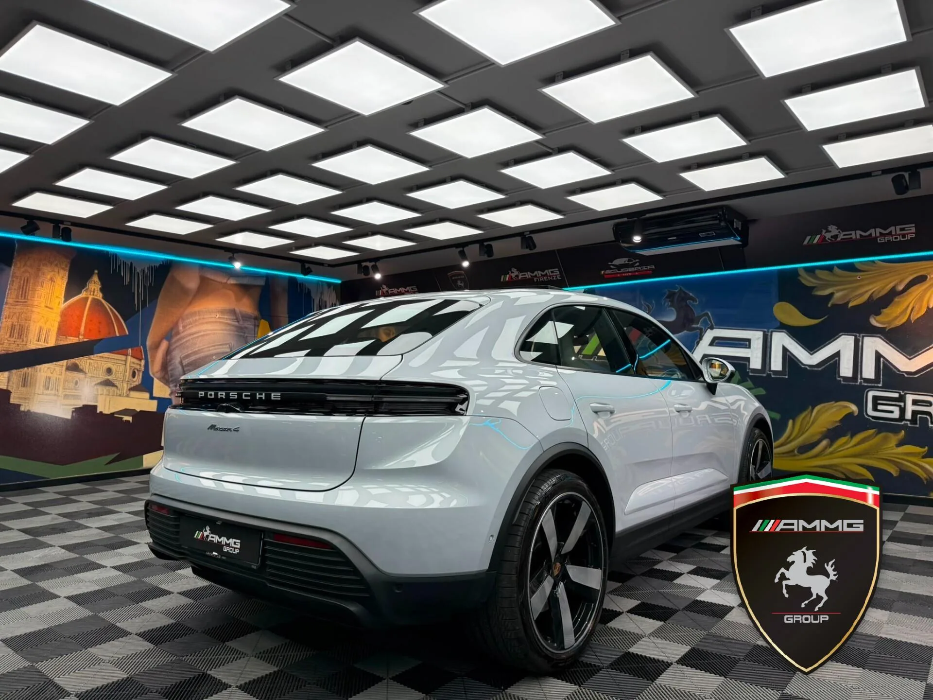 2025 Porsche Macan 4, 5/15