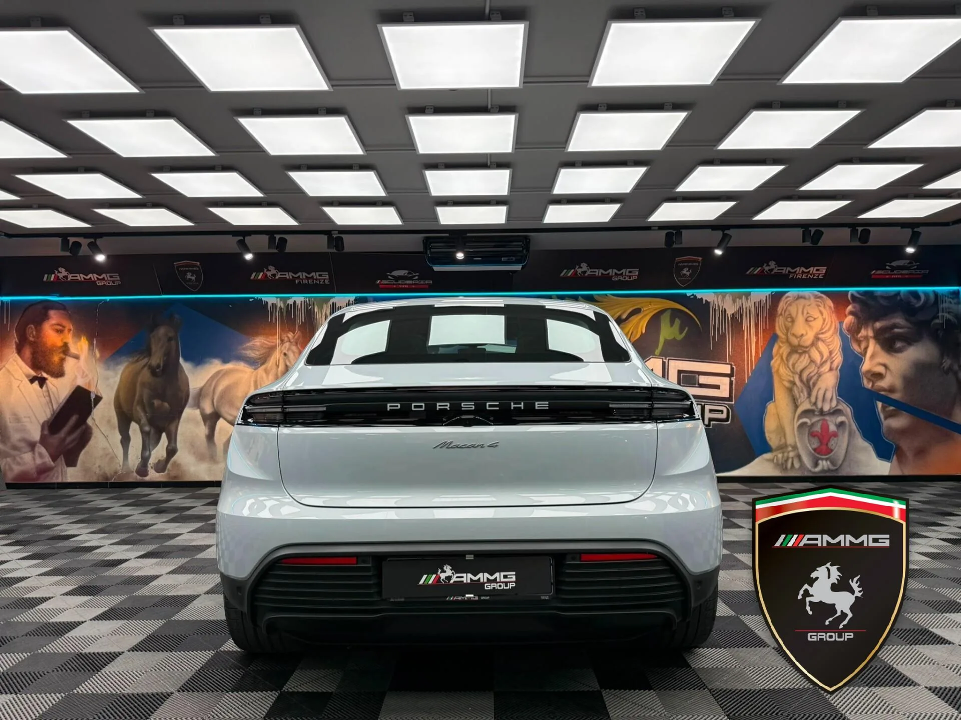 2025 Porsche Macan 4, 6/15