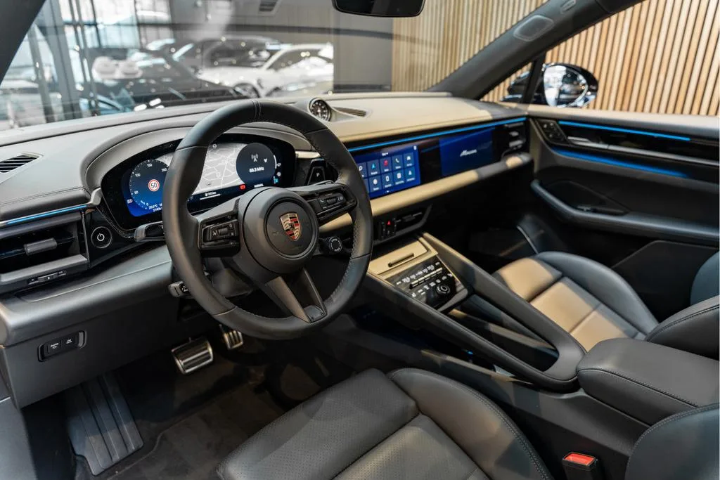 2025 Porsche Macan 4S, 6/30