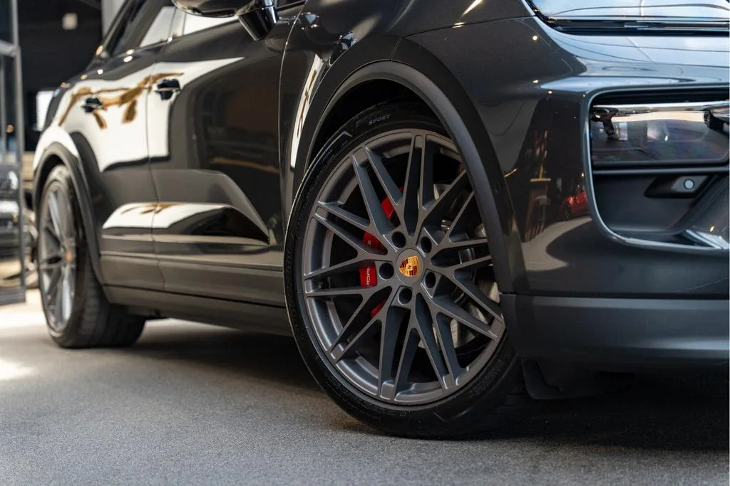 2025 Porsche Macan 4S, 12/30