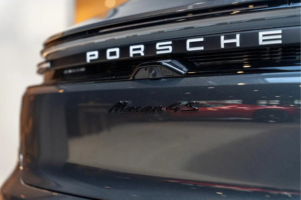 2025 Porsche Macan 4S, 17/30