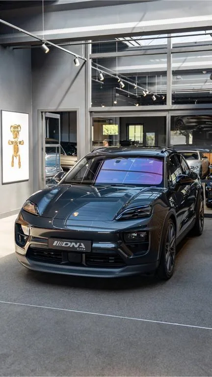 2025 Porsche Macan 4S, 18/30