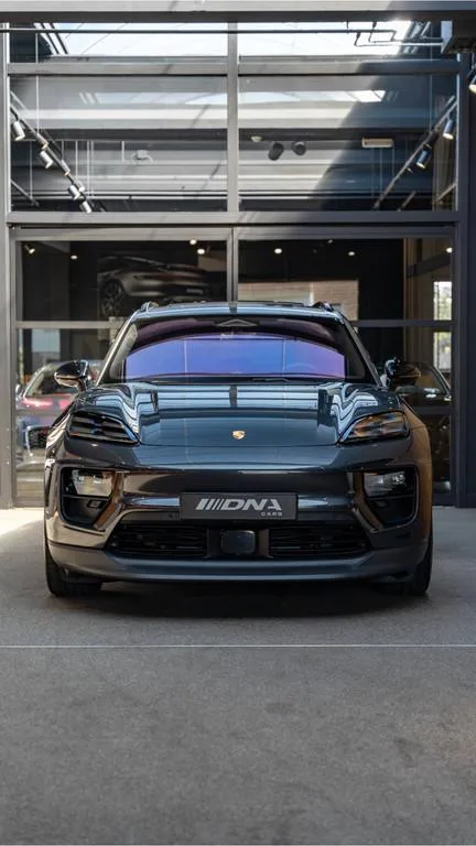 2025 Porsche Macan 4S, 20/30
