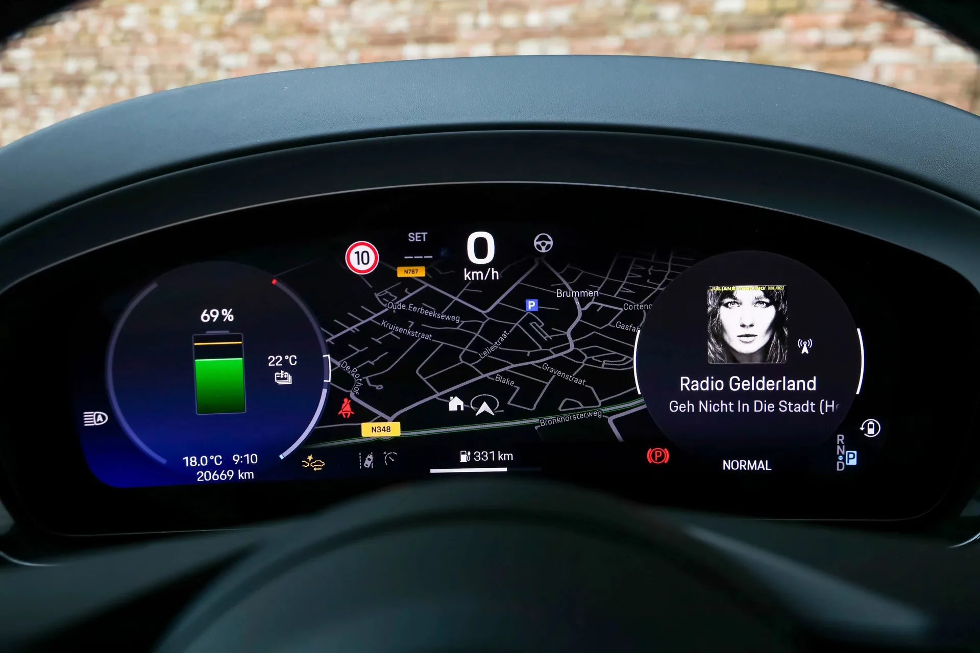 2025 Porsche Macan 4S Electric, 5/30