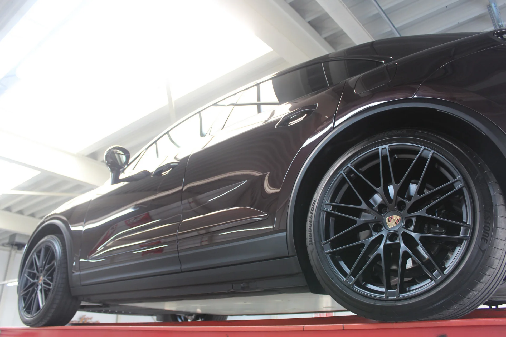 2025 Porsche Macan 4S Electric, 10/30