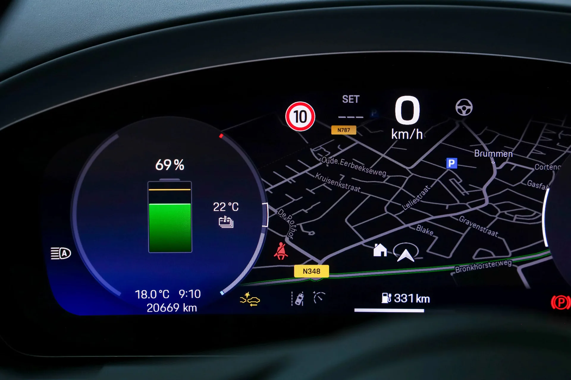 2025 Porsche Macan 4S Electric, 21/30