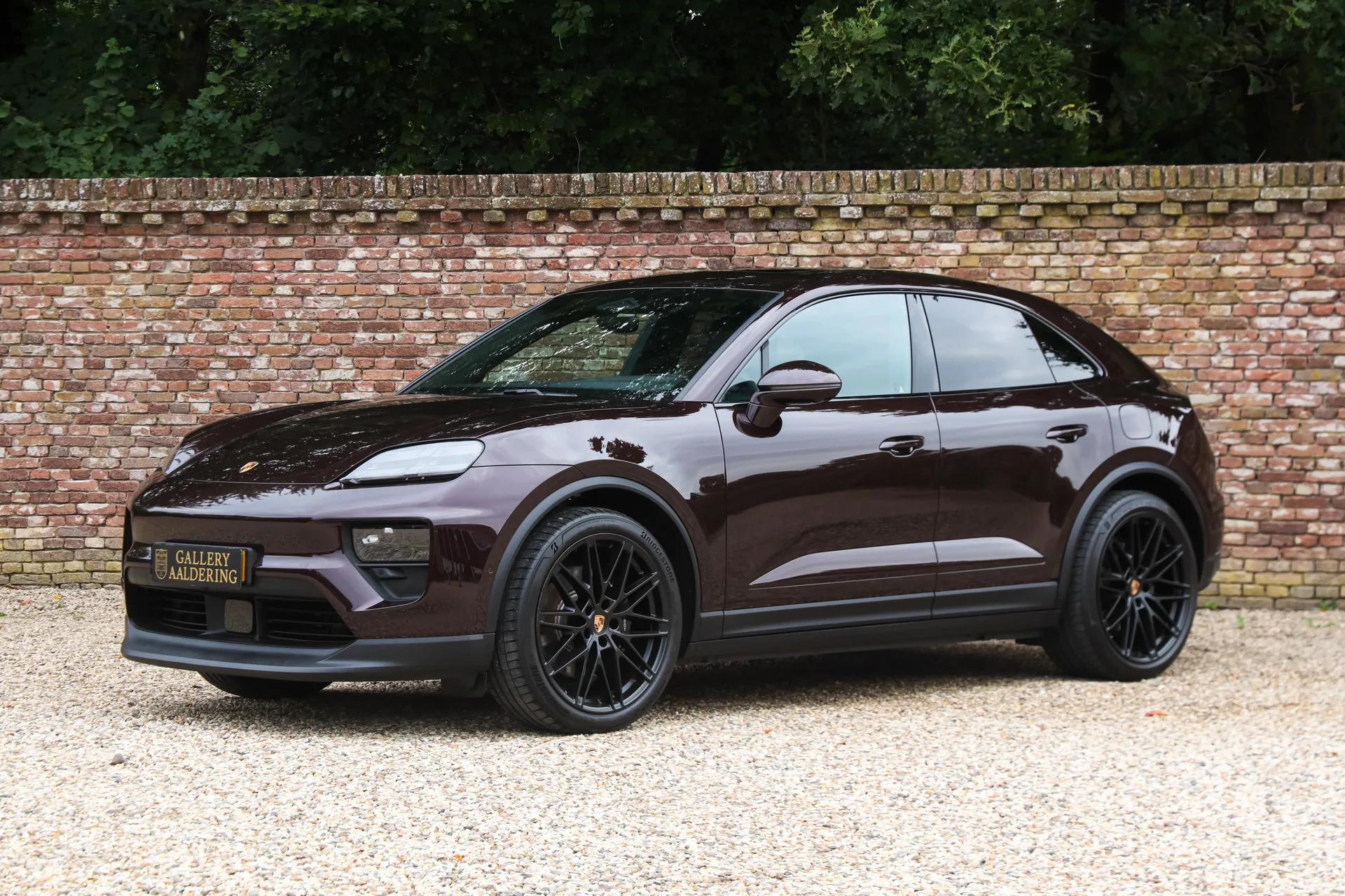 2025 Porsche Macan 4S Electric, 25/30