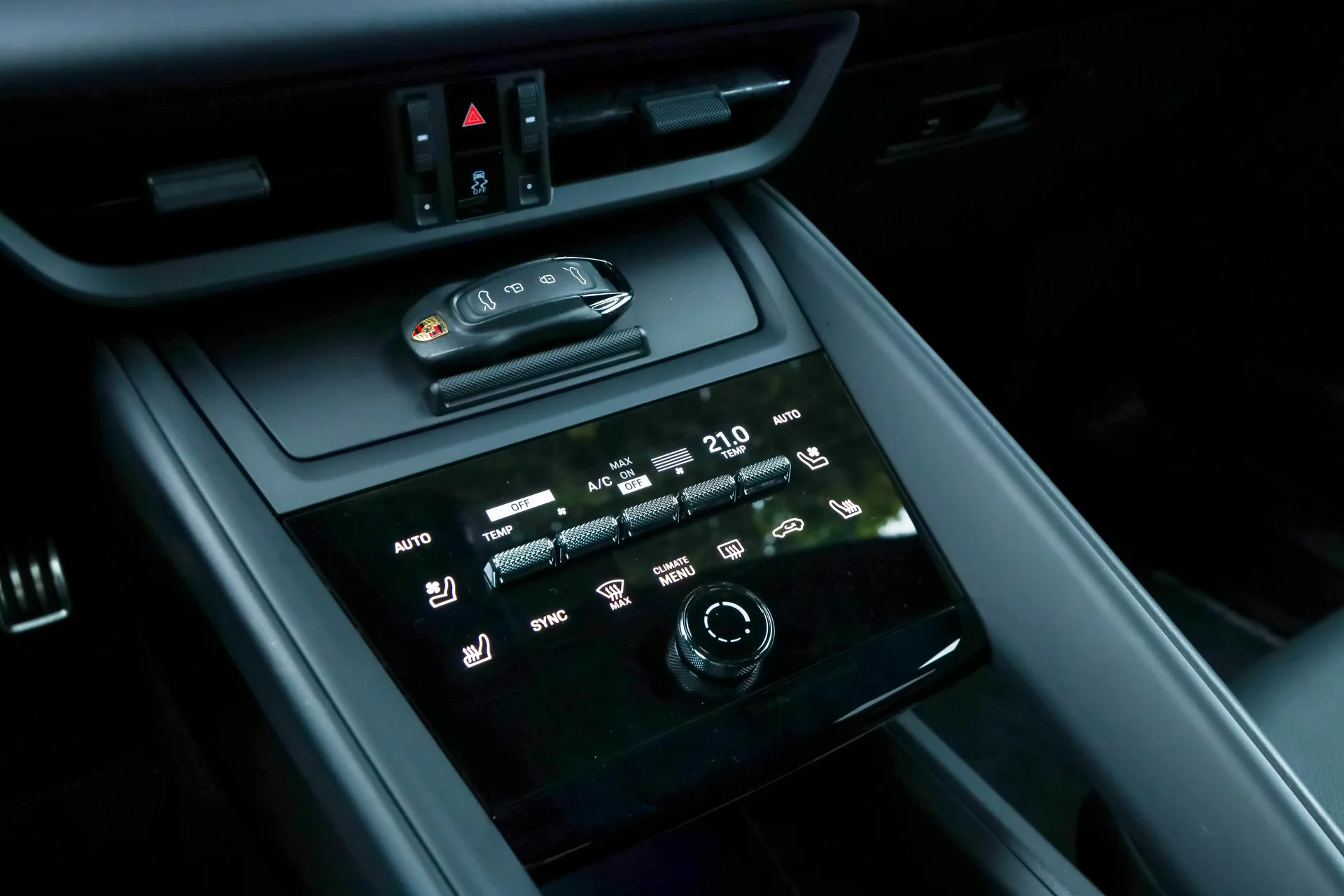 2025 Porsche Macan 4S Electric, 26/30