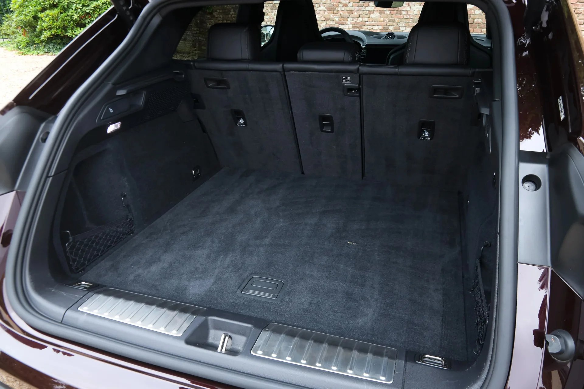 2025 Porsche Macan 4S Electric, 27/30