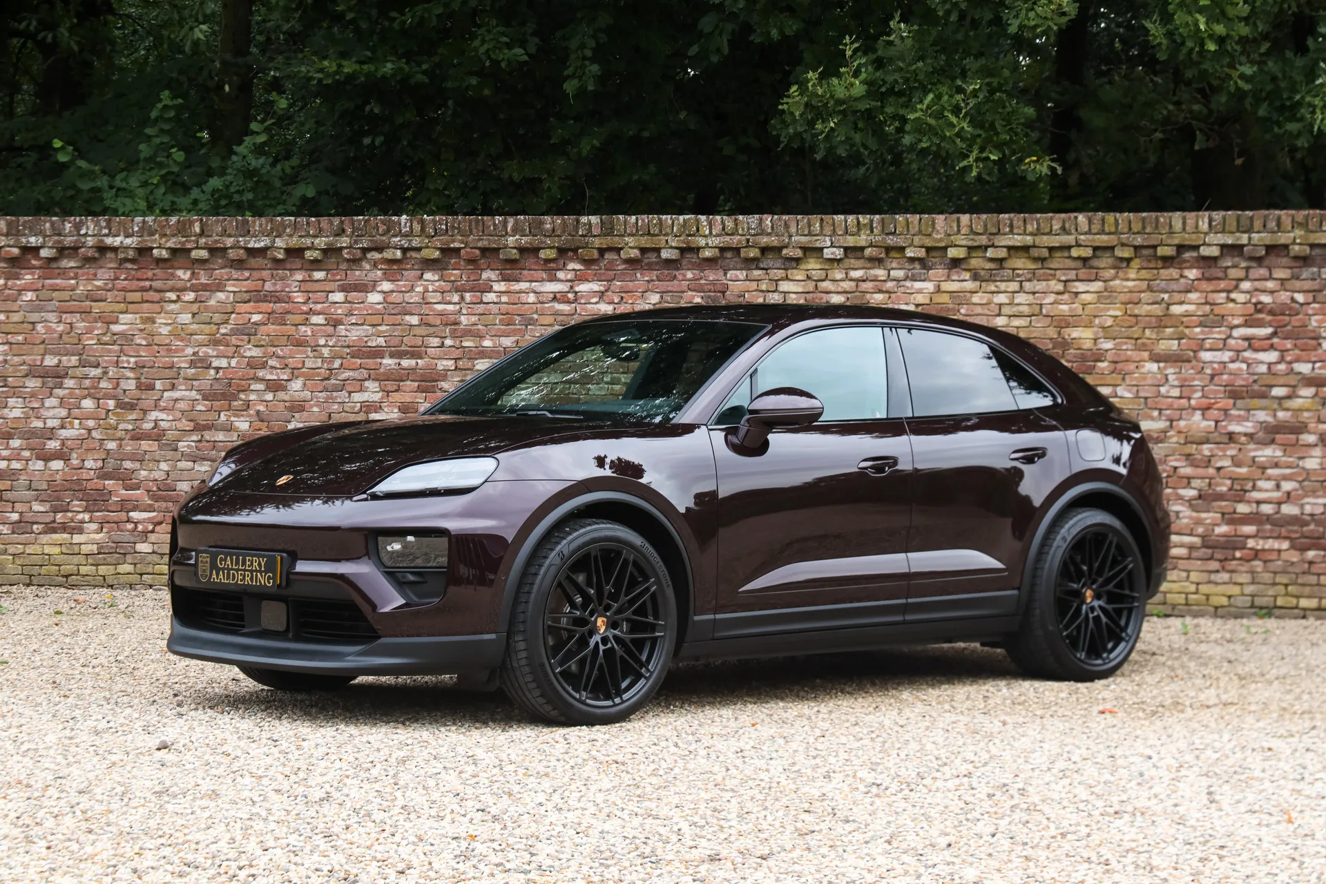 2025 Porsche Macan 4S Electric, 28/30