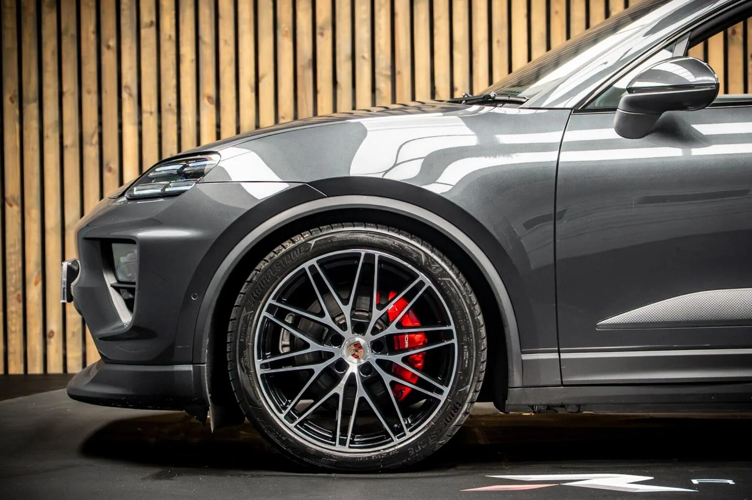 2025 Porsche Macan 4S, 8/30