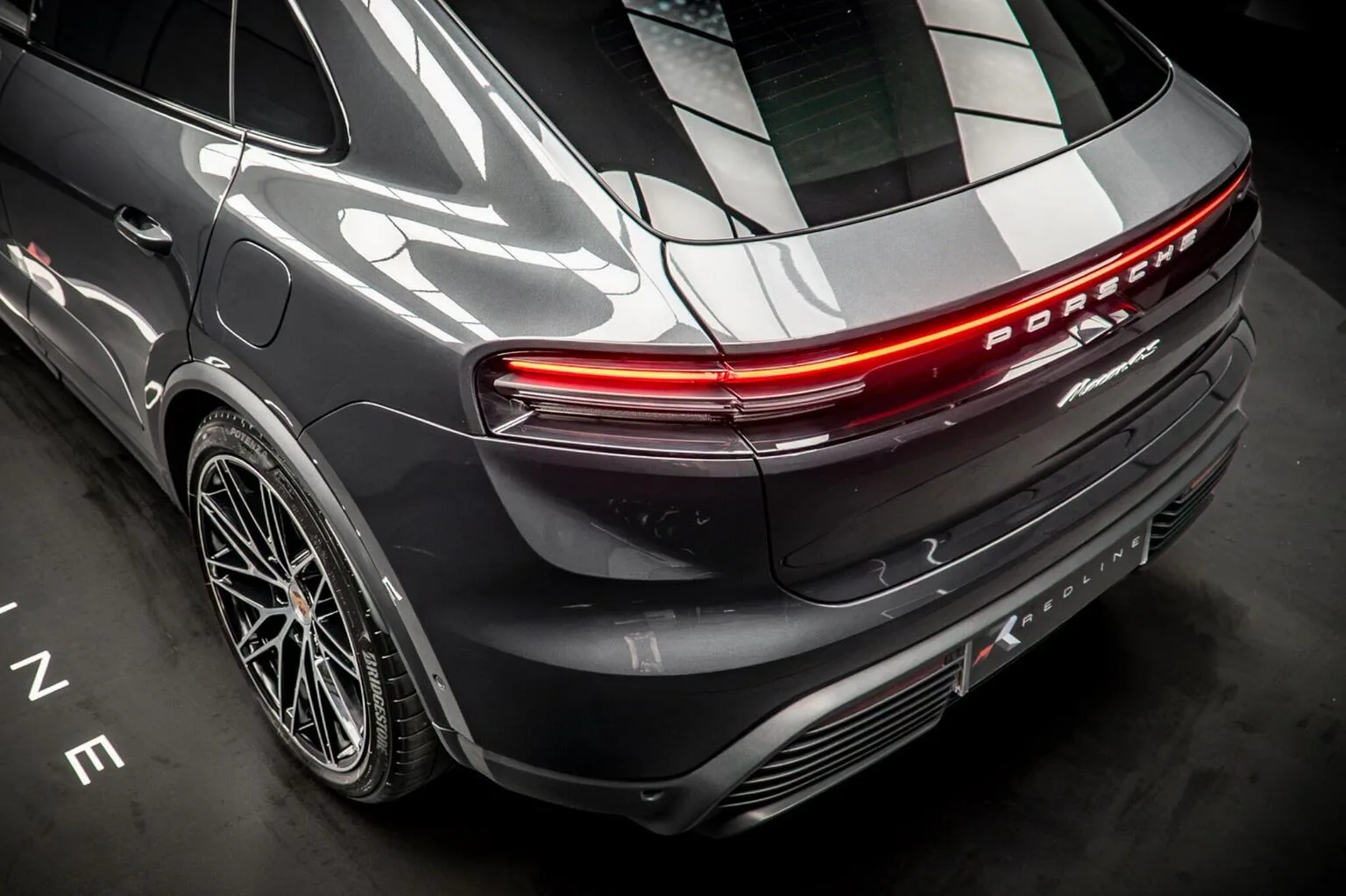 2025 Porsche Macan 4S, 18/30