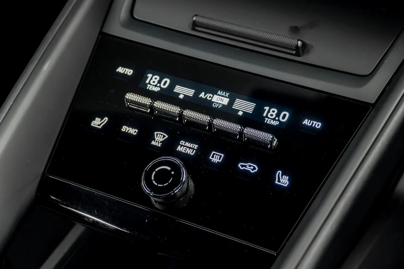 2025 Porsche Macan 4S, 29/30