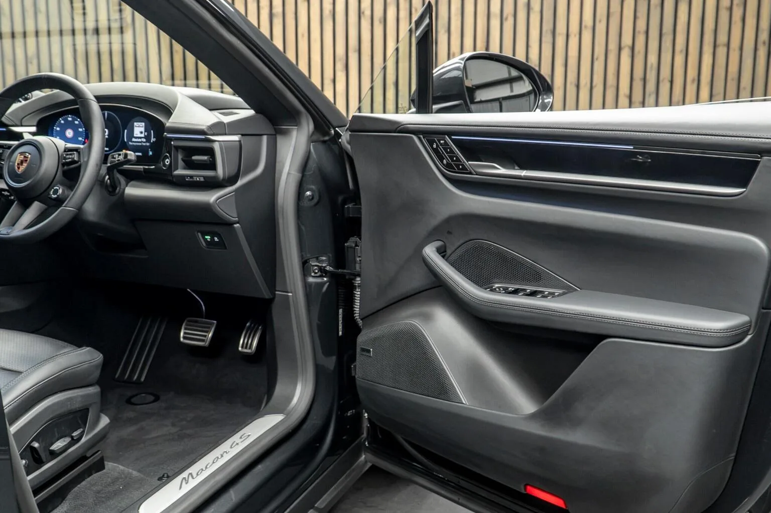 2025 Porsche Macan 4S, 30/30