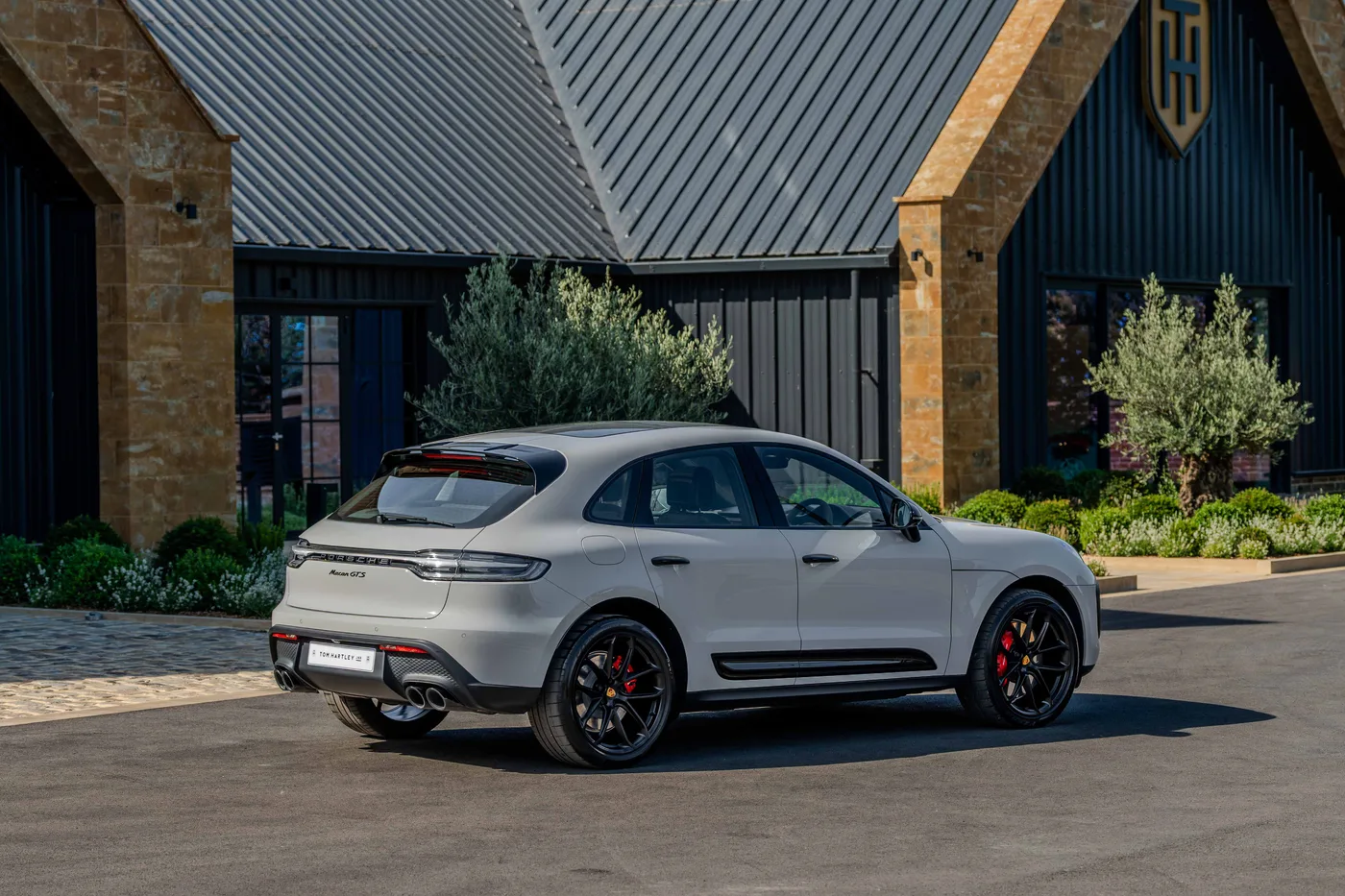 2025 Porsche Macan GTS offered by a specialist dealer in Hook Norton, United Kingdom, photo 7 of 25