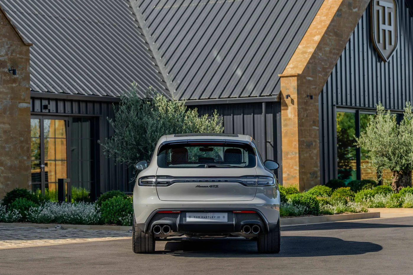 2025 Porsche Macan GTS offered by a specialist dealer in Hook Norton, United Kingdom, photo 16 of 25