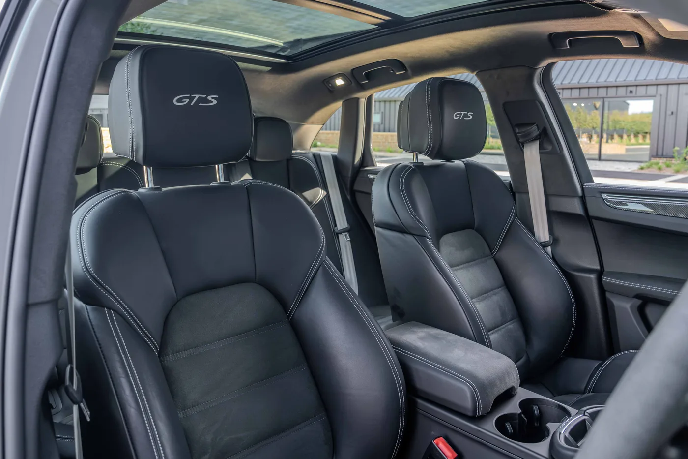 2025 Porsche Macan GTS offered by a specialist dealer in Hook Norton, United Kingdom, photo 19 of 25